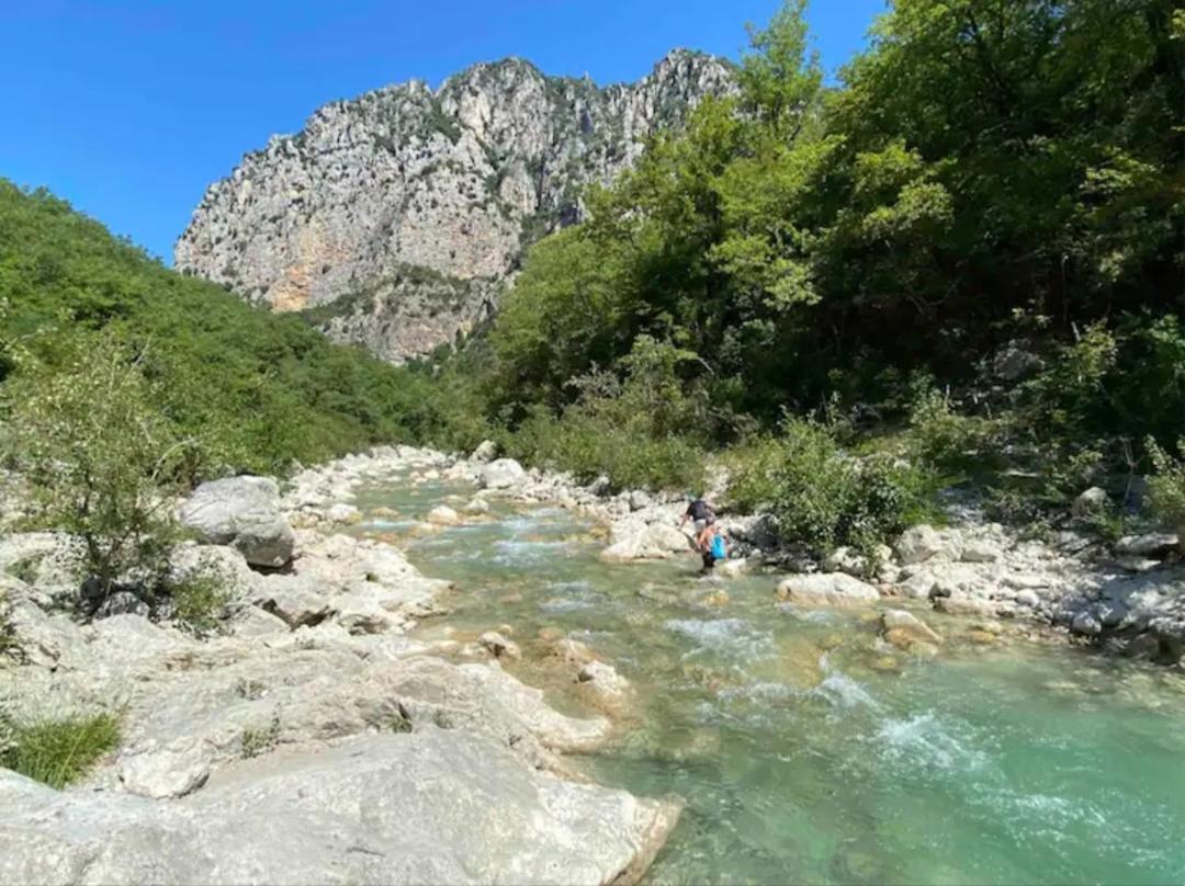 Appartement 3 Pieces Dans Maison Individuelle Entre Mer Et Montagnes Bouyon Exteriör bild