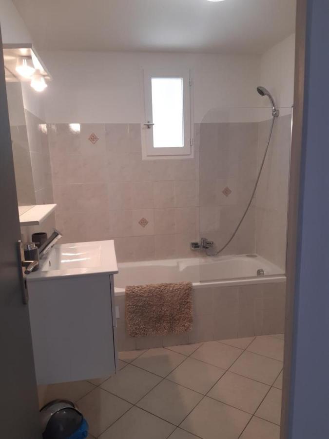 Appartement 3 Pieces Dans Maison Individuelle Entre Mer Et Montagnes Bouyon Exteriör bild