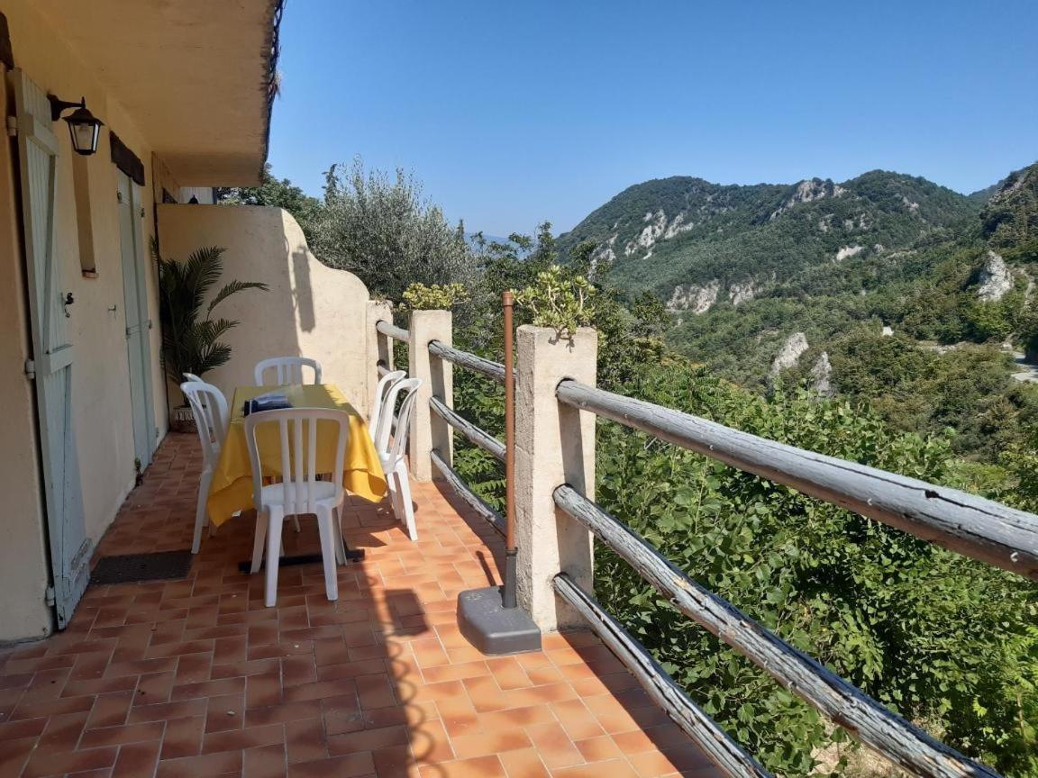 Appartement 3 Pieces Dans Maison Individuelle Entre Mer Et Montagnes Bouyon Exteriör bild